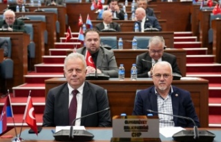 ZORLU: “BÜYÜKŞEHİR YÖNETİMİ, ALINAN BORÇLANMA...