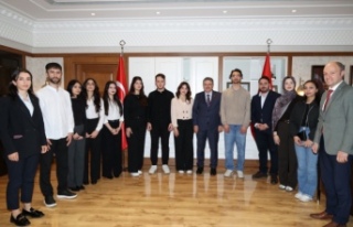BAŞKAN GENÇ, BAŞARILI HUKUK ÖĞRENCİLERİNİ...
