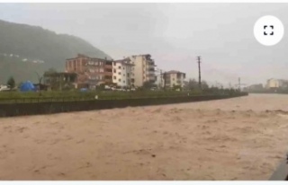 Araklı‘da dereler taştı.