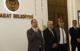 BAŞKAN EKİM, BELEDİYE PERSONELİ İLE BAYRAMLAŞTI