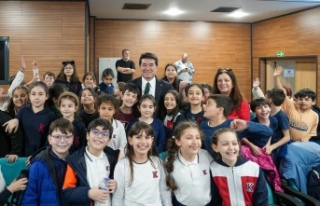 BAŞKAN KAYA’YA ÇOCUKLARDAN SEVGİ SELİ