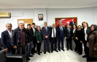 CHP’liler Başkan emir zeoğlunu ziyaret ettiler.