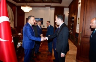 Vali Şahin şehirle bayramlaştı