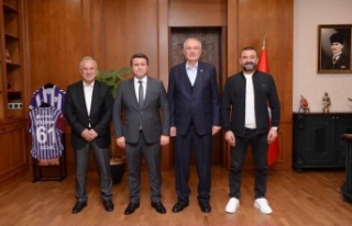 Yomra Vakfı Kaymakam Ocak’ı Ziyaret Etti