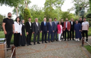 AKPliler sevgi evlerini ziyaret ettiler.