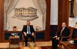 Başkan Çabuk, Vali Şahin’i ziyaret etti