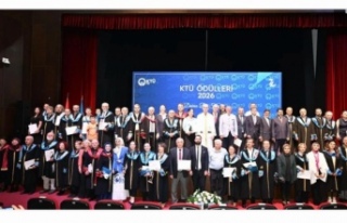 KTÜ’de ödül dağıtım Töreni yapıldı