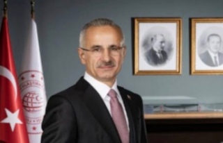 Bakan Abdulkadir Uraloğlu Uzungöl yoluna neşter...