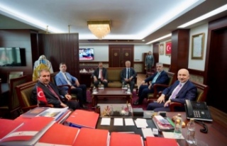 BBP genel başkanı Destiçi’yi milletvekilleri...