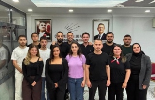 CHP’li Gençler İl Binasında Nöbette