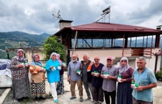 Tarım İl Müdürlüğü Çiftçilere İlaç Dağıtıyor