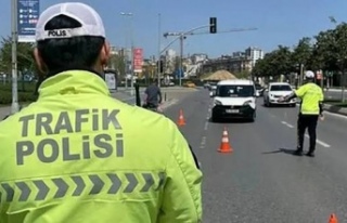 Trafik Polisleri Her Tarafa Kapan Kurup Ceza Yazıyor