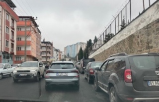 BAHÇECİK’TE TRAFİK ÇİLESİ BÜYÜYOR: “BU...