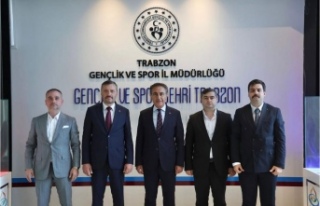 Başkan Hacısalihoğlu, Müdür Arıcıoğlu'nu...