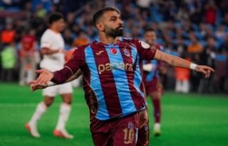 İLK YARININ SON DAKİKALARINDA SALAH FIRTINASI