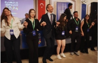 BÜYÜKELÇİLER TRABZON'DA HORON OYNADI