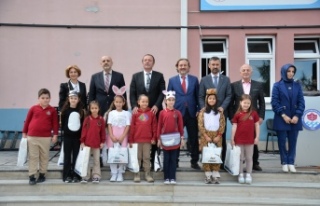 BÜYÜKŞEHİR'DEN HAYVAN SEVGİSİ İÇİN RENKLİ...