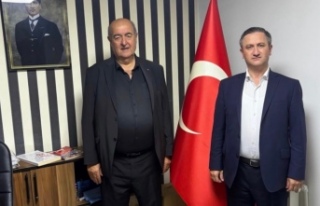 MKYK üyesi Mumcu üretmeliyiz dedi.