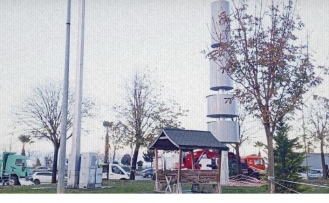 Çocuk parkına baz istasyonu kurdular