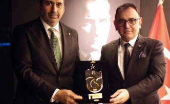 Maç öncesi dostluk yemeği