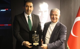 Maç öncesi dostluk yemeği