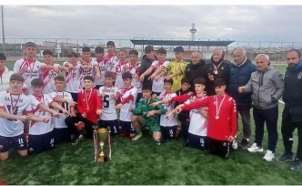 Ortahisar kanuni U 14 şampiyon oldu.