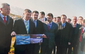 Deniz’e Çöp Döktürmeyen eski Bakan Pepe.