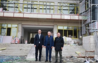 BAŞKAN EKİM, HACI ŞÜKRAN ÇOLAK OKULU’NUN İNŞAATINDA İNCELEMELERDE BULUNDU