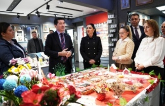 BAŞKAN KAYA, DÜNYA EMEKÇİ KADINLAR GÜNÜ’NÜ KUTLADI