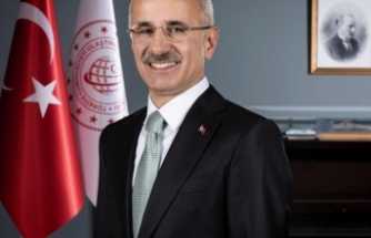 Bakan Uraloğlu hafif raylı sisteminin ihalesini yapıyoruz.