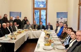 BAŞKAN KAYA, TRABZON SANATEVİ’NİN İFTARINA KATILARAK YENİ YÖNETİMİ TEBRİK ETTİ