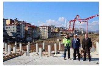 Başkan Koçal: Pazaryeri ve otopark inşaatı hızla ilerliyor