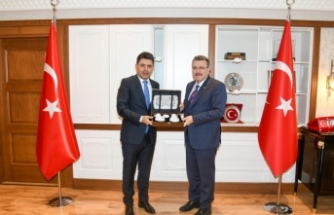 BAKAN YARDIMCISI BOYRAZ’DAN BÜYÜKŞEHİR’E ZİYARET