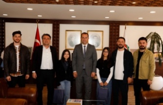 Başkan Ekim, Ortamahalle’yi Geleceğe Taşıyan Öğrencilerle Makamda Bir Araya Geldi