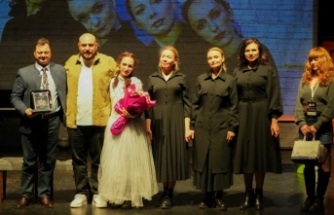 TRABZON’DA TİYATRO FESTİVALİ COŞKUSU SÜRÜYOR