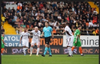 Hakem Türkmen'den skandal uygulama