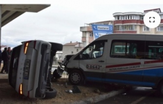 Ortahisar’da trafik kazası 4 yaralı.