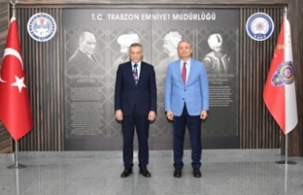 Prof.Dr.Tekinbaş il emniyet müdürü Loğoğlu’nu ziyaret etti.