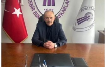 Başkan Sağlam esnafın yakasından düşün.