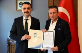 Müdür akbay başkan hekimoğlu’nu tebrik etti