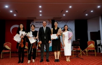 AKÇAABAT BELEDİYESİ SANAT AKADEMİSİ 300 SANATÇIYI MEZUN ETTİ