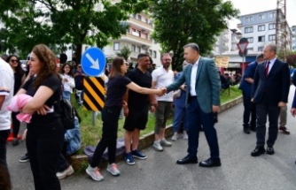 Bürokratlar LGS heyecanına ortak oldular.