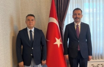 Kaymakam Hökenekli il müdürü Erdoğan’a veda etti.