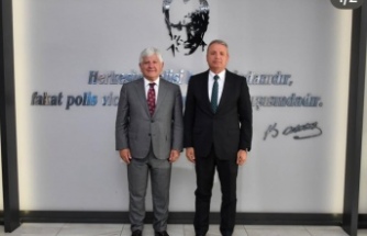 Rektör Prof.Dr. Aydın il emniyet müdürü Loğ oğlunu ziyaret etti