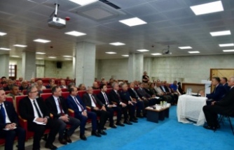 Vali Şahin hayrat ilçe muhtarlarını dinledi