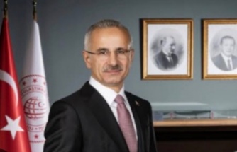 Bakan Abdulkadir Uraloğlu Uzungöl yoluna neşter vurdu.