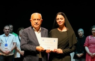 ŞEHİR TİYATROSU YENİ YETENEKLERİNİ MEZUN ETTİ