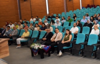 GENÇLİK ÇALIŞTAY’INDA, GENÇLERİN YEREL YÖNETİMLERE KATILIMI ELE ALINDI “GENÇLERİN SORGULAMASI VE İNİSİYATİF ALABİLMESİ GEREKİR”