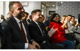 ANAHTAR PARTİ OF İLÇE BAŞKANLIĞINDA DEVİR TESLİM