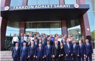 Bakan Gürlek Trabzon Adalet Sarayı'na Gitti
